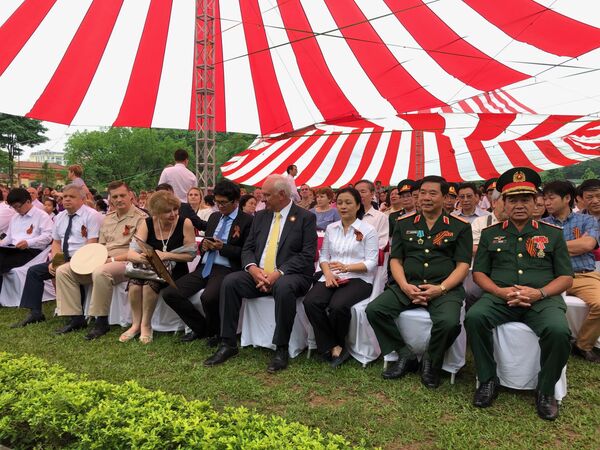 “Trung đoàn Bất tử” diễu hành ở Hà Nội mừng Ngày Chiến thắng “Trung đoàn Bất tử” diễu hành ở Hà Nội mừng Ngày Chiến thắng - Sputnik Việt Nam