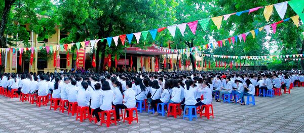 Học sinh trường THPT Phong châu - Sputnik Việt Nam