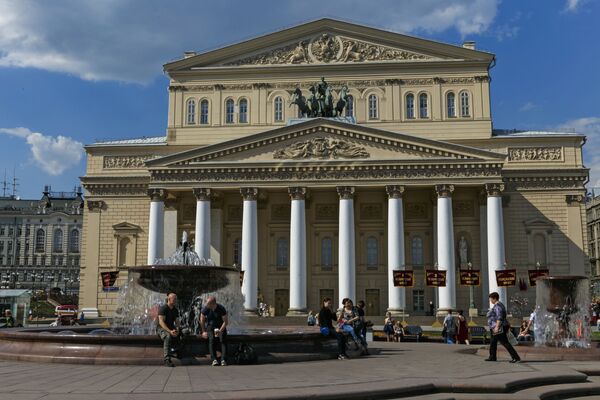 Quảng trường Nhà hát Bolshoi Moskva hiện nay, trước thềm Ngày Chiến thắng - Sputnik Việt Nam