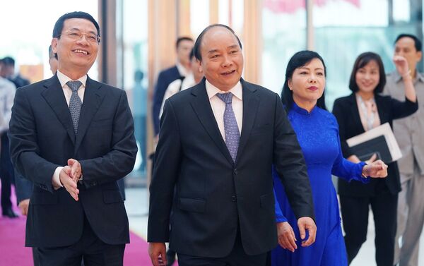 Thủ tướng Nguyễn Xuân Phúc muốn Việt Nam phải thành nước công nghiệp thịnh vượng vào 2045 - Sputnik Việt Nam