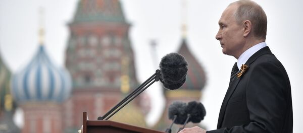 Tổng thống LB Nga Vladimir Putin tại Cuộc diễu hành Chiến thắng ở Moskva Tổng thống LB Nga Vladimir Putin tại Cuộc diễu hành Chiến thắng ở Moskva - Sputnik Việt Nam