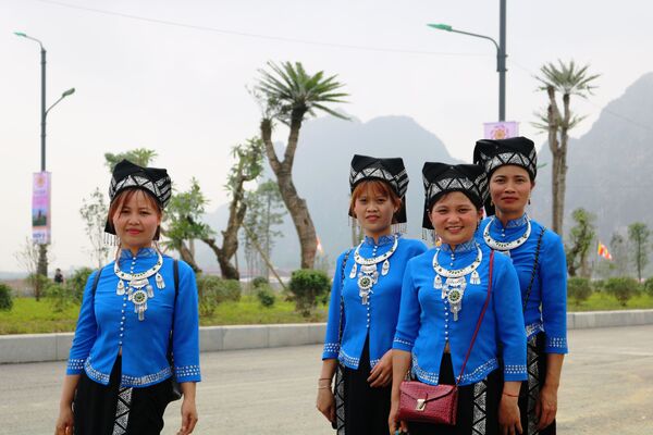 Những cô gái miền núi Việt Nam về Tam Chúc dự Vesak - Sputnik Việt Nam