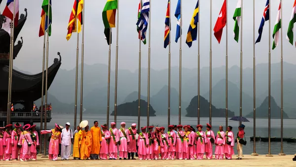 Phật tử các miền về với Vesak