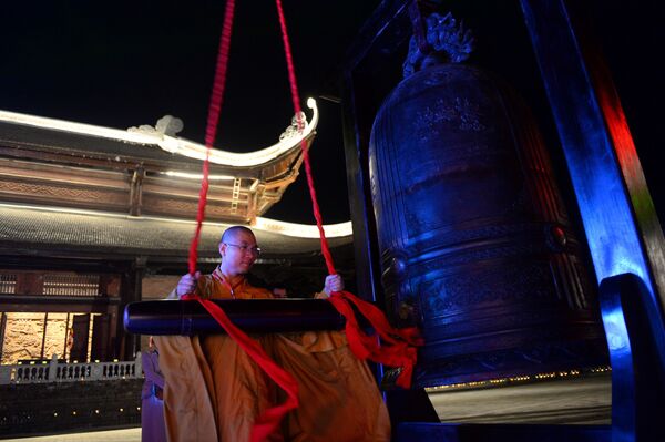 Các Phật tử trong buổi đại lễ Phật đản Vesak tại Việt Nam - Sputnik Việt Nam