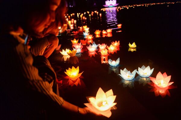 Các Phật tử trong buổi đại lễ Phật đản Vesak tại Việt Nam - Sputnik Việt Nam