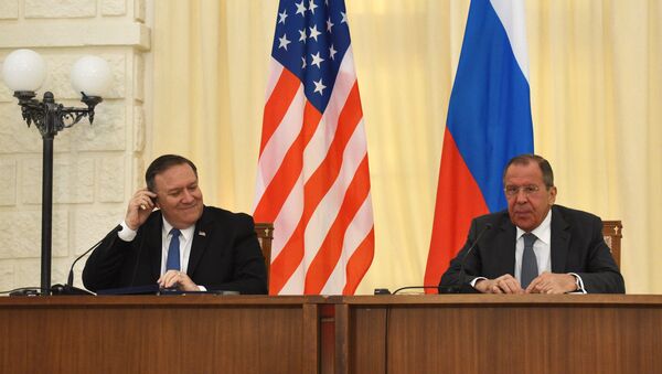 Ngoại trưởng Nga Sergei Lavrov và Ngoại trưởng Mỹ Mike Pompeo - Sputnik Việt Nam