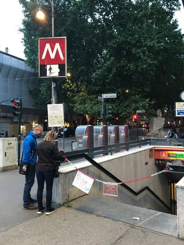 Toa dành cho phụ nữ; chuột và rèm cửa – tàu điện ngầm ở nước ngoài khiến du khách sửng sốt - Sputnik Việt Nam