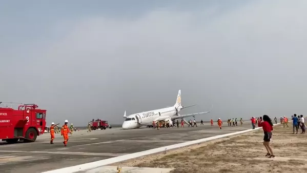 Máy bay của hãng hàng không Myanmar National Airlines, hạ cánh khẩn cấp tại sân bay Mandalay, Myanmar Máy bay của hãng hàng không Myanmar National Airlines, hạ cánh khẩn cấp tại sân bay Mandalay, Myanmar - Sputnik Việt Nam