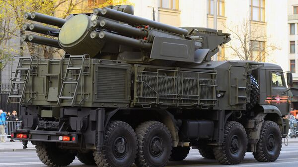 Hệ thống tên lửa phòng không Pantsir-S1 tại Cuộc diễu hành Chiến thắng ở Moskva - Sputnik Việt Nam