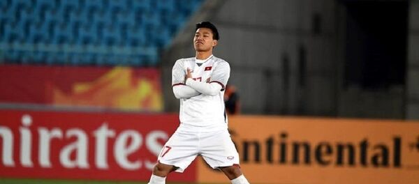 Văn Thanh trở lại ấn tượng sau chấn thương sẽ giúp cho HLV Park Hang-seo có thêm lựa chọn ở vị trí hậu vệ - Sputnik Việt Nam