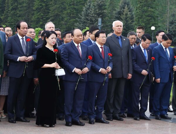 Niên lịch kết thúc - Năm giao lưu chéo vẫn tiếp nối Niên lịch kết thúc - Năm giao lưu chéo vẫn tiếp nối - Sputnik Việt Nam