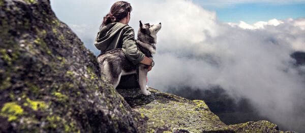 Сô gái và con chó - Sputnik Việt Nam