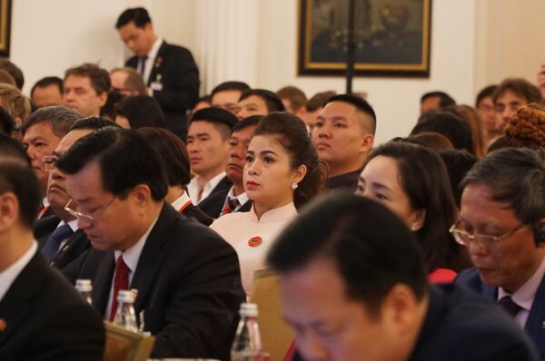 Bà Lê Hoàng Diệp Thảo gửi tới Bộ Công an hồ sơ về 'thế lực muốn chiếm đoạt Trung Nguyên' Bà Lê Hoàng Diệp Thảo gửi tới Bộ Công an hồ sơ về 'thế lực muốn chiếm đoạt Trung Nguyên' - Sputnik Việt Nam