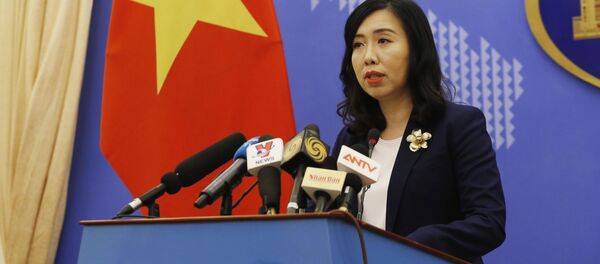Người phát ngôn Bộ Ngoại giao Lê Thị Thu Hằng trả lời một số câu hỏi của phóng viên báo chí trong nước và quốc tế.  - Sputnik Việt Nam