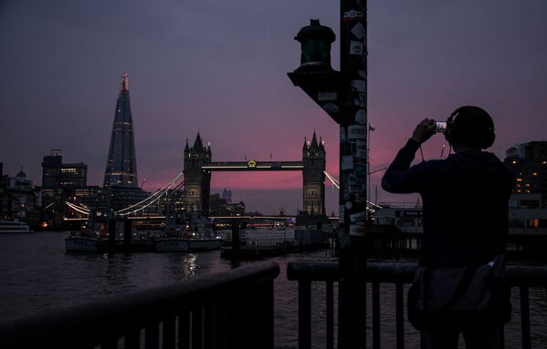 Tòa nhà chọc trời cao nhất London The Shard và сầu Tower Bridge - Sputnik Việt Nam