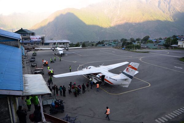 Máy bay tại sân bay Lukla - Sputnik Việt Nam