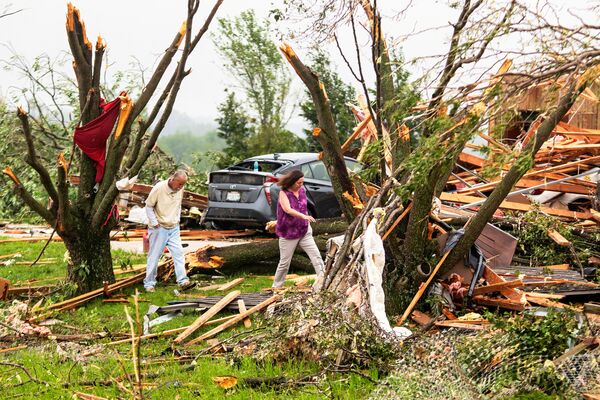 Hậu quả cơn lốc xoáy tại thành phố Linwood, Kansas, Mỹ - Sputnik Việt Nam