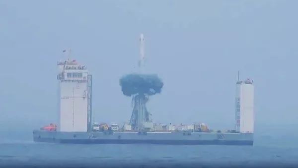 Trung Quốc lần đầu tiên phóng tàu vũ trụ từ nền tảng ngoài khơi - Sputnik Việt Nam
