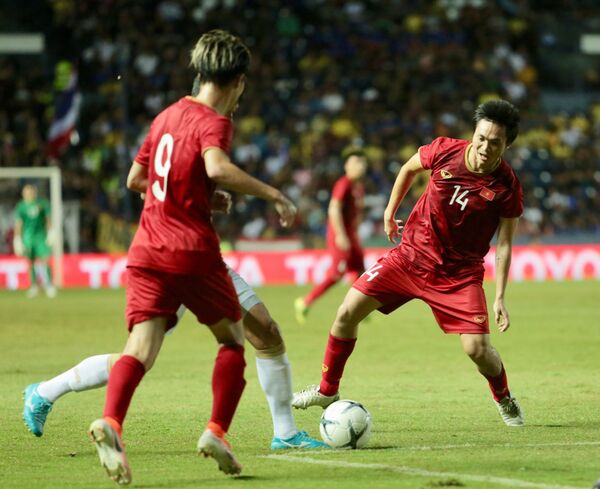 Đánh bại Thái Lan ở phút cuối cùng, Việt Nam tiến thẳng vào chung kết King's Cup - Sputnik Việt Nam