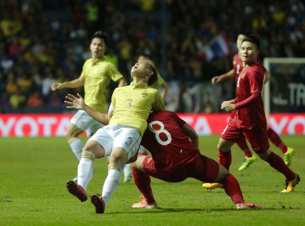Đánh bại Thái Lan ở phút cuối cùng, Việt Nam tiến thẳng vào chung kết King's Cup - Sputnik Việt Nam