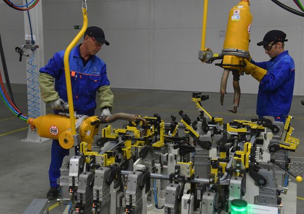 Hàng chục ngàn ô tô Nga miễn thuế đổ bộ thị trường Việt - Sputnik Việt Nam