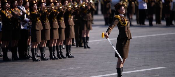 Những người tham gia cuộc diễu binh ở Bình Nhưỡng Những người tham gia cuộc diễu binh ở Bình Nhưỡng - Sputnik Việt Nam