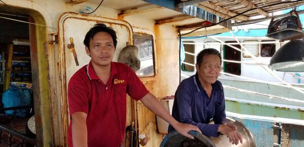 Ngư dân Quảng Nam nói tàu Trung Quốc cướp trắng trợn 2 tấn mực giữa ban ngày - Sputnik Việt Nam