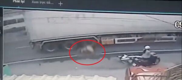 Giây phút container cán chiến sỹ CSGT tử vong rồi bỏ chạy Giây phút container cán chiến sỹ CSGT tử vong rồi bỏ chạy - Sputnik Việt Nam