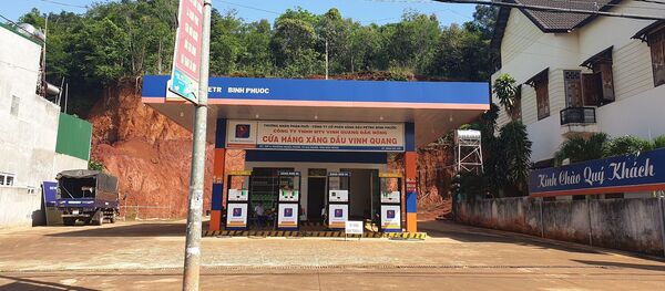 Cây xăng bị nghi ngờ nhập xăng giả từ kho xăng của đại gia Trịnh Sướng - Sputnik Việt Nam