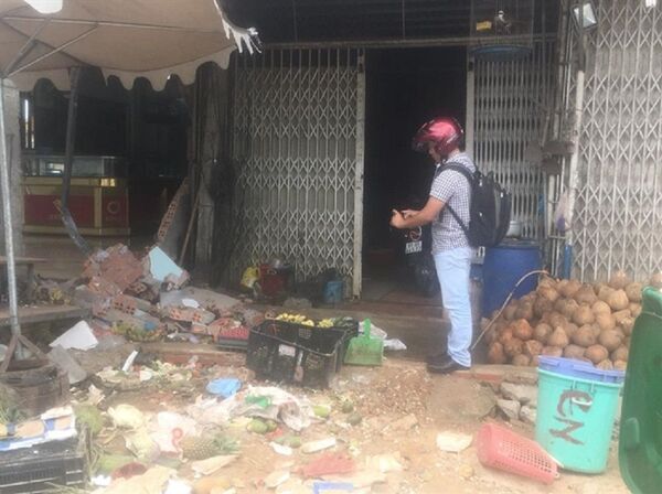 Dân nói Thiếu úy CSGT giơ tiền và đuổi những người đứng gần xe công vụ sau khi tông chết người - Sputnik Việt Nam