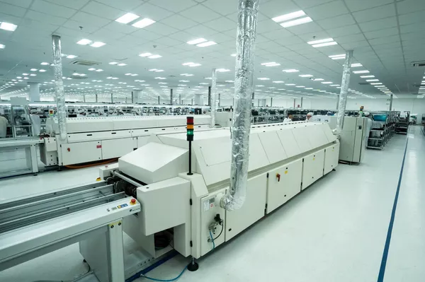 Chiếc điện thoại 5G “made in Vietnam” có gì đặc biệt? Chiếc điện thoại 5G “made in Vietnam” có gì đặc biệt? - Sputnik Việt Nam