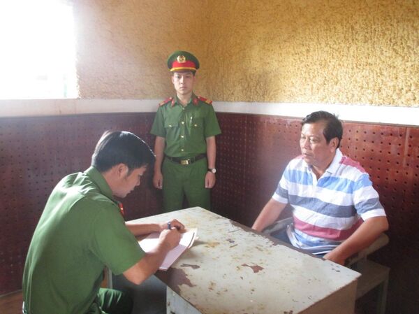 Đại gia Trịnh Sướng chỉ đạo pha chế 6 triệu lít xăng “RON 95” giả như thế nào? - Sputnik Việt Nam