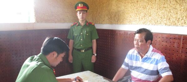 Đại gia xăng dầu Trịnh Sướng tại Cơ quan điều tra.   - Sputnik Việt Nam