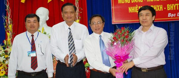 Cựu Thứ trưởng Bộ LĐ-TB&XH Lê Bạch Hồng Cựu Thứ trưởng Bộ LĐ-TB&XH Lê Bạch Hồng - Sputnik Việt Nam