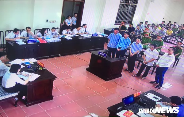 Hoàng Công Lương xuất trình tài liệu mới, luật sư yêu cầu làm rõ tài liệu 'mật' của Bộ Y tế Hoàng Công Lương xuất trình tài liệu mới, luật sư yêu cầu làm rõ tài liệu 'mật' của Bộ Y tế