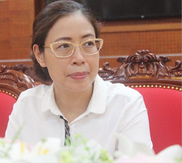 Hòa Bình “điểm mặt” 26 cán bộ có con được “nâng điểm”, sẽ xử lý nghiêm Hòa Bình “điểm mặt” 26 cán bộ có con được “nâng điểm”, sẽ xử lý nghiêm - Sputnik Việt Nam