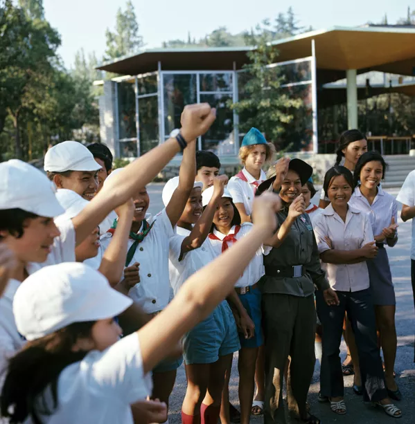 Các em học sinh Việt Nam trong trại hè thiếu nhi Artek Các em học sinh Việt Nam trong trại hè thiếu nhi Artek - Sputnik Việt Nam