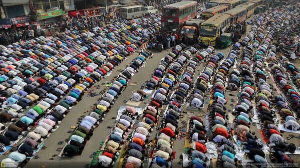 Ảnh Streets of Dhaka (Những con phố của Dhaka) của nhiếp ảnh gia Sandipani Hayopadhyay, đạt giải ba, hạng mục Thành phố trong cuộc thi National Geographic Travel Photo 2019 - Sputnik Việt Nam