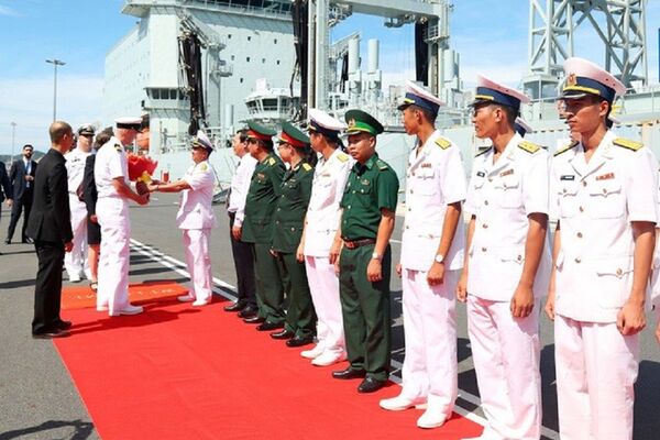 Liên tiếp chiến hạm Nhật Bản, Canada, Pháp thăm Việt Nam Liên tiếp chiến hạm Nhật Bản, Canada, Pháp thăm Việt Nam - Sputnik Việt Nam