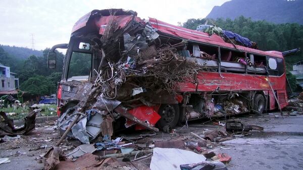 Tai nạn làm 41 người thương vong ở Hòa Bình: Kinh hoàng lời kể của nhân chứng Tai nạn làm 41 người thương vong ở Hòa Bình: Kinh hoàng lời kể của nhân chứng - Sputnik Việt Nam