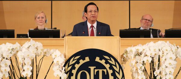 Bộ trưởng Lao động-Thương binh và Xã hội, Đào Ngọc Dung, phát biểu tại phiên họp toàn thể.  - Sputnik Việt Nam