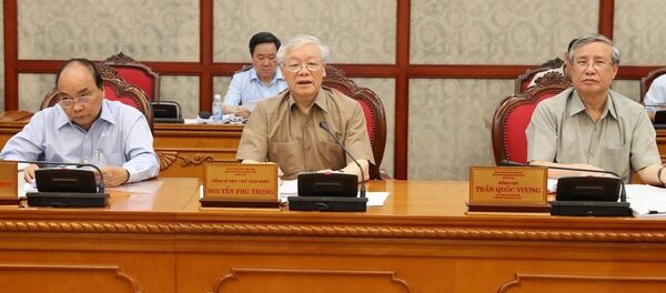 Tổng Bí thư, Chủ tịch nước Nguyễn Phú Trọng; Thường trực Ban Bí thư Trần Quốc Vượng; Thủ tướng Nguyễn Xuân Phúc tại cuộc họp. Tổng Bí thư, Chủ tịch nước Nguyễn Phú Trọng; Thường trực Ban Bí thư Trần Quốc Vượng; Thủ tướng Nguyễn Xuân Phúc tại cuộc họp. - Sputnik Việt Nam