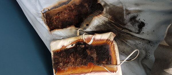 Suýt chết vì sạc máy tính bảng vào ban đêm Suýt chết vì sạc máy tính bảng vào ban đêm - Sputnik Việt Nam