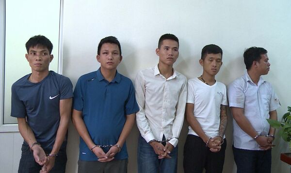 Khởi tố 5 đối tượng gây rối trật tự công cộng tại khu du lịch biển Hải Tiến Khởi tố 5 đối tượng gây rối trật tự công cộng tại khu du lịch biển Hải Tiến - Sputnik Việt Nam