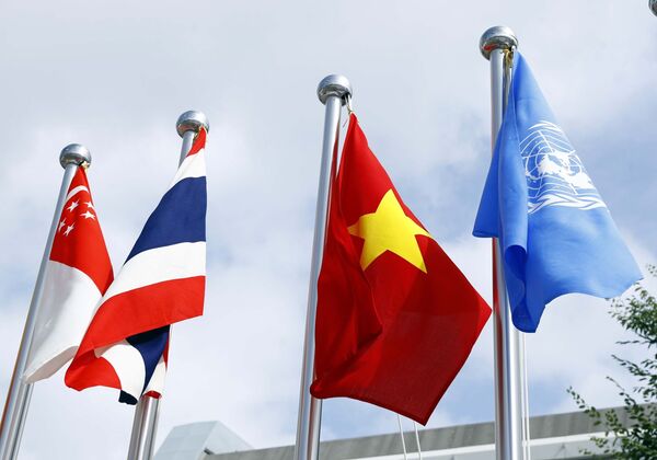 Thứ trưởng Ngoại giao Bùi Thanh Sơn: Thủ tướng Nguyễn Xuân Phúc đã thành công tại G20 - Sputnik Việt Nam