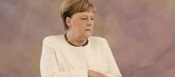 Thủ tướng Đức Angela Merkel run rẩy - Sputnik Việt Nam