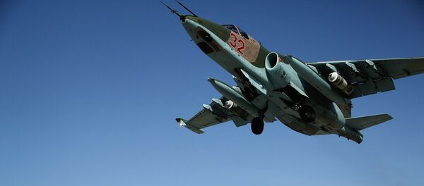 Tiêm kích cơ Su-25 của Nga cất cánh từ căn cứ không quân Hmeymim, Syria Tiêm kích cơ Su-25 của Nga cất cánh từ căn cứ không quân Hmeymim, Syria - Sputnik Việt Nam