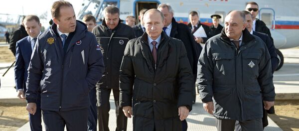 Tổng thống Nga Vladimir Putin thanh tra hoạt động thi công ở sân bay vũ trụ Vostochnyi. - Sputnik Việt Nam