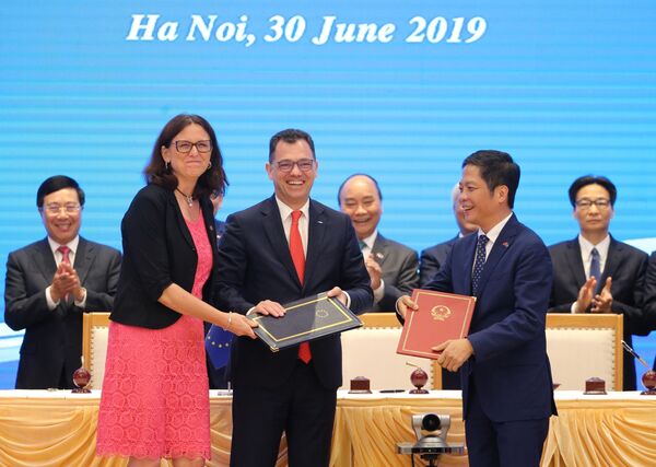 Nền kinh tế Việt Nam “chạy” đúng kịch bản Nền kinh tế Việt Nam “chạy” đúng kịch bản - Sputnik Việt Nam