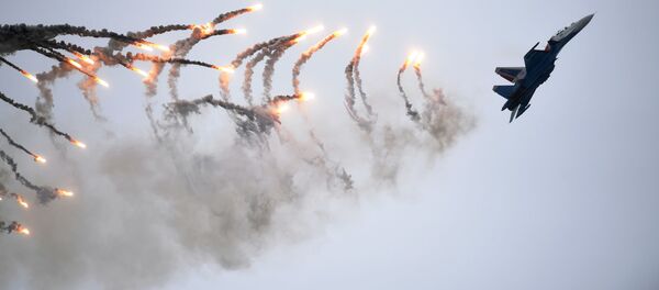 Máy bay Su-30SM của đội nhào lộn trên không “Các hiệp sĩ Nga” tại Diễn đàn Kỹ thuật-Quân sự Quốc tế Army-2019 Máy bay Su-30SM của đội nhào lộn trên không “Các hiệp sĩ Nga” tại Diễn đàn Kỹ thuật-Quân sự Quốc tế Army-2019 - Sputnik Việt Nam